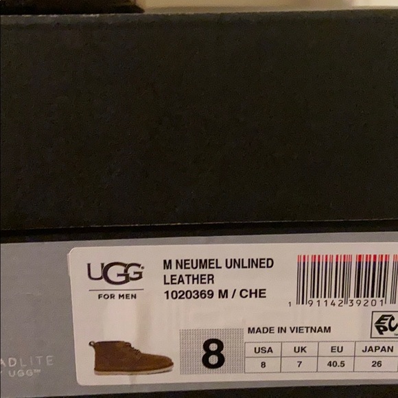 UGG Neumel Men’s Chukka Boots (MAKE AN OFFER!!!) - Picture 2 of 9